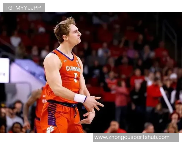 美记透露掘金在交易截止日前不会大动作可能通过交易泰森与爵士省钱 美记透露掘金在交易截止日前不会大动作可能通过交易泰森与爵士省钱